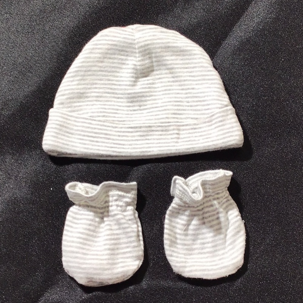 *GERBER* GREY&WHITE STRIPED UNISEX  HAT W *MATCHING MITTS *HSZ NEWBORN *MSZ 0-3M